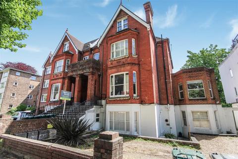1 bed property, in Stanford Avenue, £210,000