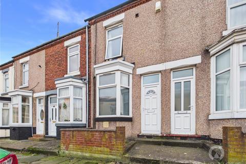 2 bed property, in Lansdowne Street, £75,000