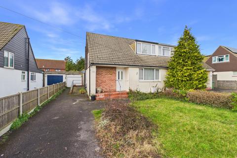 3 bed property, in Locks Heath Park Road, £350,000