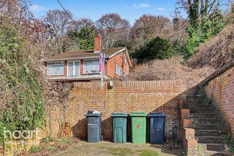 5 bed property, in Boxley Road & Land Adjacent, £800,000