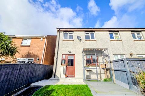 1 bed property, in Holmer Down, £135,000