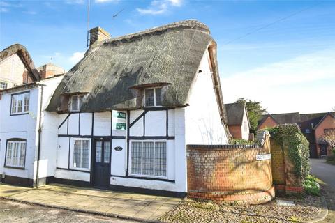 2 bed property, in Horn Street, £375,000