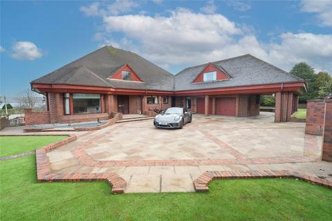 4 bed property, in Omega, £690,000