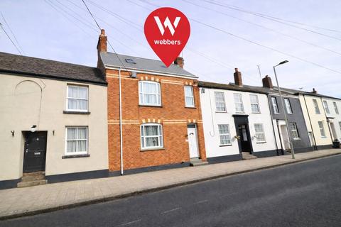 3 bed property, in East Street, £275,000