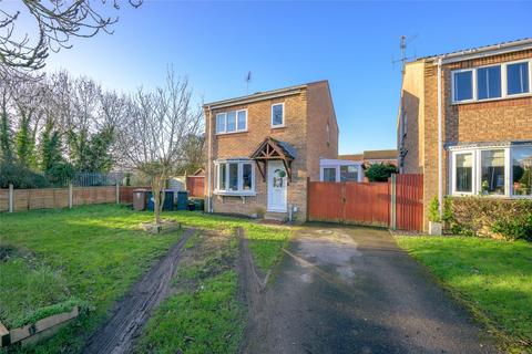 3 bed property, in Maiden Grove, £210,000