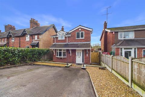 3 bed property, in Cheadle Road, £293,000