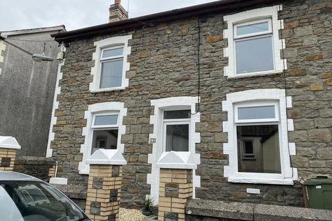 2 bed property, in Upper Viaduct Terrace, £80,000