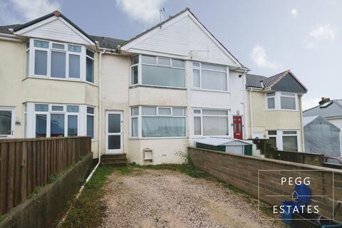 2 bed property, in Vale Road, £190,000