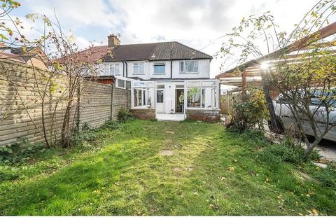 3 bed property, in Burgess Avenue, £589,950