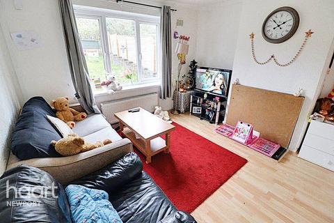 3 bed property, in Gaer Vale, £160,000
