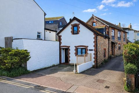 1 bed property, in St Marychurch, £185,000