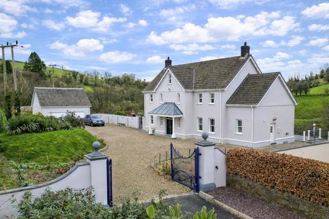6 bed property, in Ger Y Duad, £745,000