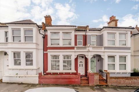 3 bed property, in Murillo Road, £600,000