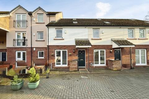 2 bed property, in Hasell Street, £140,000