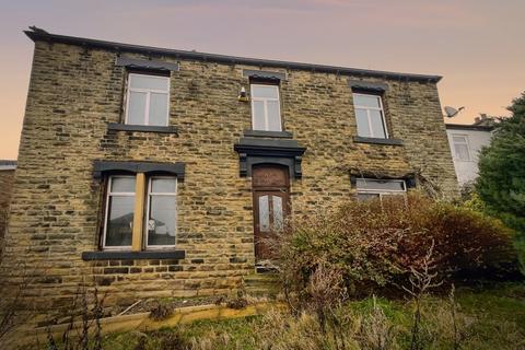 3 bed property, in Leeds Road, £135,000