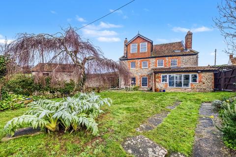 4 bed property, in Hollybrook, £800,000