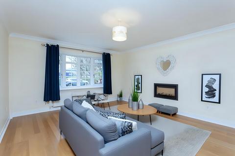 4 bed property, in Crow Hills Road, £300,000