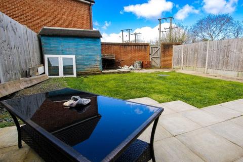 3 bed property, in Millstone Close, £309,000