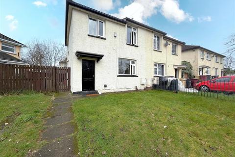 3 bed property, in Southfield Drive, £185,000