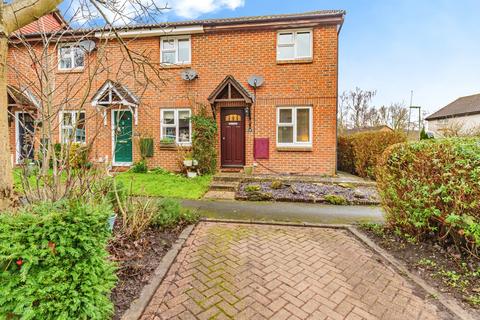2 bed property, in Leith View, £395,000