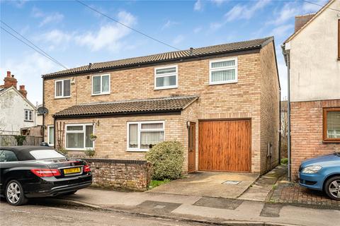 3 bed property, in Ferry Road, £489,950