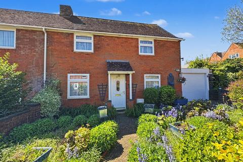 3 bed property, in Stanmore, £385,000