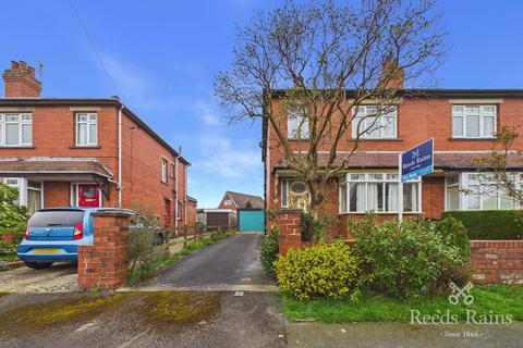 3 bed property, in Lincoln Avenue, £240,000