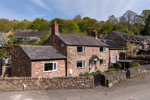 4 bed property, in Churnet View Road, £399,950