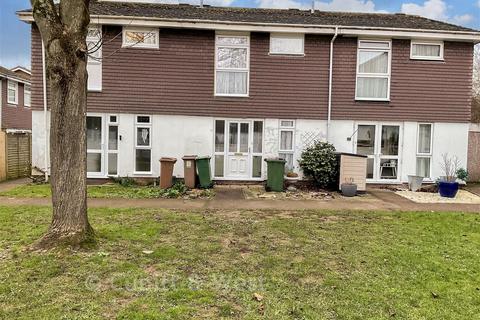 3 bed property, in Carew Road, £410,000