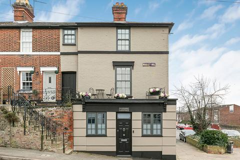 4 bed property, in Musley Hill, £800,000