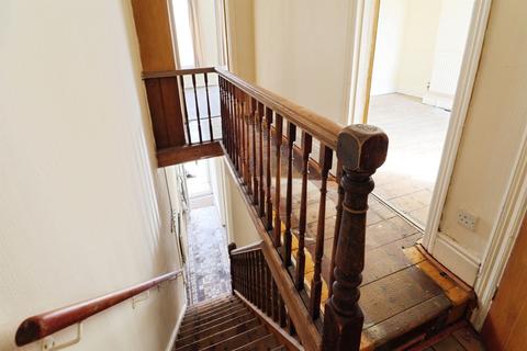 3 bed property, in Manor Street, £230,000