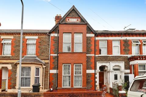 5 bed property, in Alfred Street, £300,000
