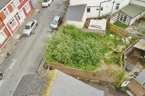 Studio, in Plymouth Road, £80,000
