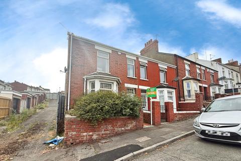 2 bed property, in Charlotte Place, £135,000