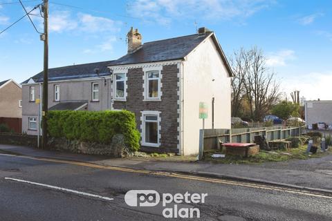 3 bed property, in Station Road, £215,000