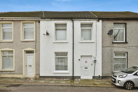 3 bed property, in Morlais Street, £125,000