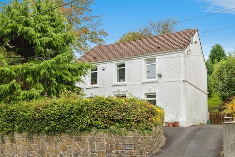 3 bed property, in Swansea Road, £260,000