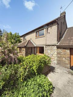 3 bed property, in ., £430,000