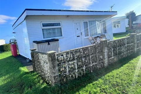 2 bed property, in Fort Road, £30,000