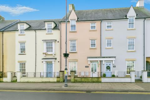 3 bed property, in Riverside Mews, £350,000