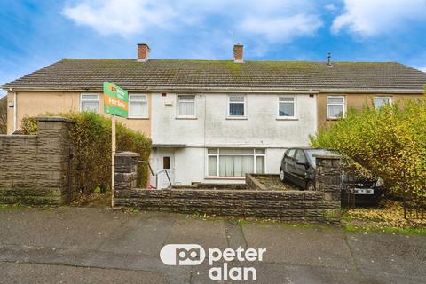 4 bed property, in Conway Road, £130,000