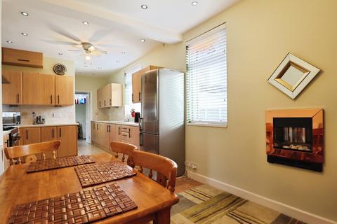 3 bed property, in Danygraig Drive, £340,000