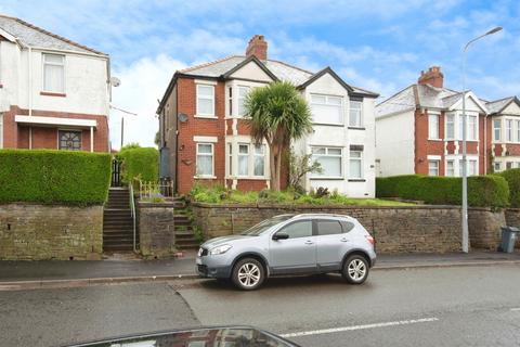 3 bed property, in Wentloog Road, £250,000