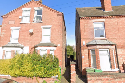 5 bed property, in Brailsford Road, £390,000