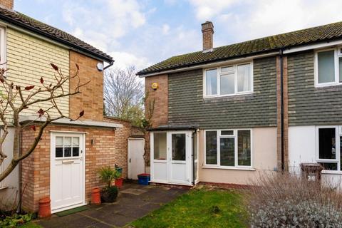 2 bed property, in The Lindens, £875,000