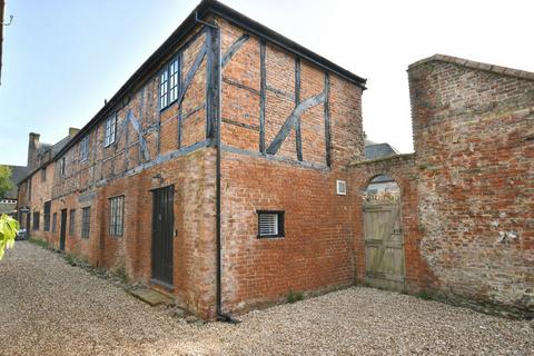 2 bed property, in King Street, £249,995