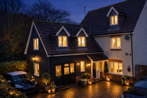 8 bed property, in Foxley Place, £1,100,000