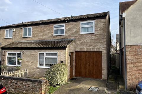 3 bed property, in Ferry Road, £489,950
