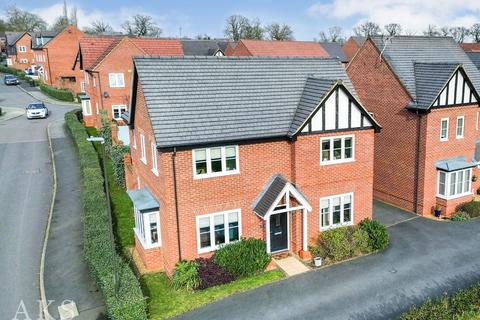 4 bed property, in Nightingale Way, £440,000