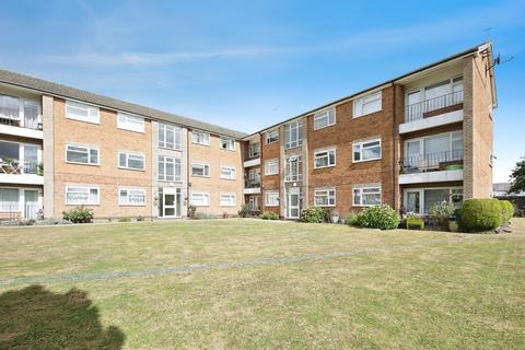 1 bed property, in Barrowfield Lane, £180,000